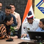 एग्रीमेंट समाप्त; किराया डिफाल्ट, फिर भी नहीं हटा रही कंपनी मोबाईल टावर, व्यथित बुजुर्ग सुशीला देवी की डीएम से गुहार; टावर तत्काल हुआ सीज