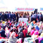 ताड़ीखेत की न्याय पंचायत जैनोली में आयोजित हुआ बहुउद्देशीय शिविर , मुख्यमंत्री ने मुख्यसेवक के स्टाल पर बैठकर सुनी जनसमस्याएं, दिए त्वरित समाधान के निर्देश