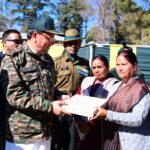 मुख्यमंत्री ने कुमाऊं रेजीमेंट केंद्र रानीखेत पहुंचकर अमर बलिदानियों को अर्पित की श्रद्धांजलि