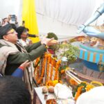 मुख्यमंत्री पुष्कर सिंह धामी ने मकर संक्रांति के अवसर पर ब्रह्मदेव मंदिर, लोहिया पुल, खटीमा पहुँचकर भगवान शिव एवं हनुमान जी की प्रतिमा का अनावरण किया