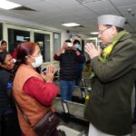 देर रात दून मेडिकल कॉलेज चिकित्सालय पहुंचे मुख्यमंत्री, व्यवस्थाओं का लिया जायजा