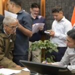 82 वर्षीय दिव्यांग बुजुर्ग नत्थीलाल का पानी का 31657 का बिल डीएम ने करवाया माफ