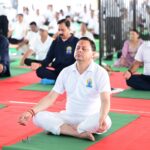 मुख्यमंत्री ने बनबसा में किया सामूहिक योगाभ्यास, योग को दैनिक जीवन का हिस्सा बनाने का किया आह्वान