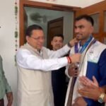 एशियन गेम्स में कांस्य पदक जीतने वाले बॉक्सर कपिल पोखरिया ने मुख्यमंत्री धामी से की भेंट